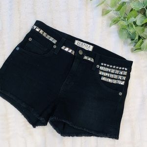 Textile Elizabeth & James Stud Short